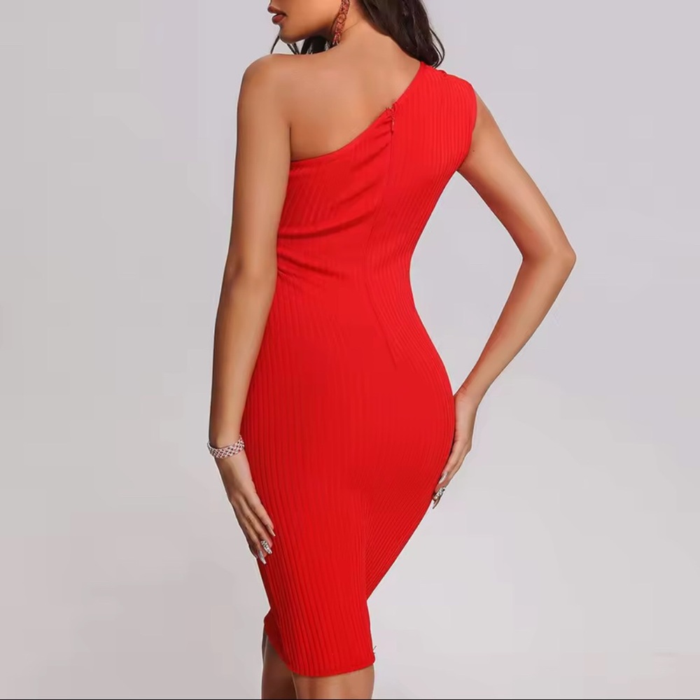 🔥 Bella Barnett Lalie One Shoulder Midi Bandage Dress - Picture 5 of 7